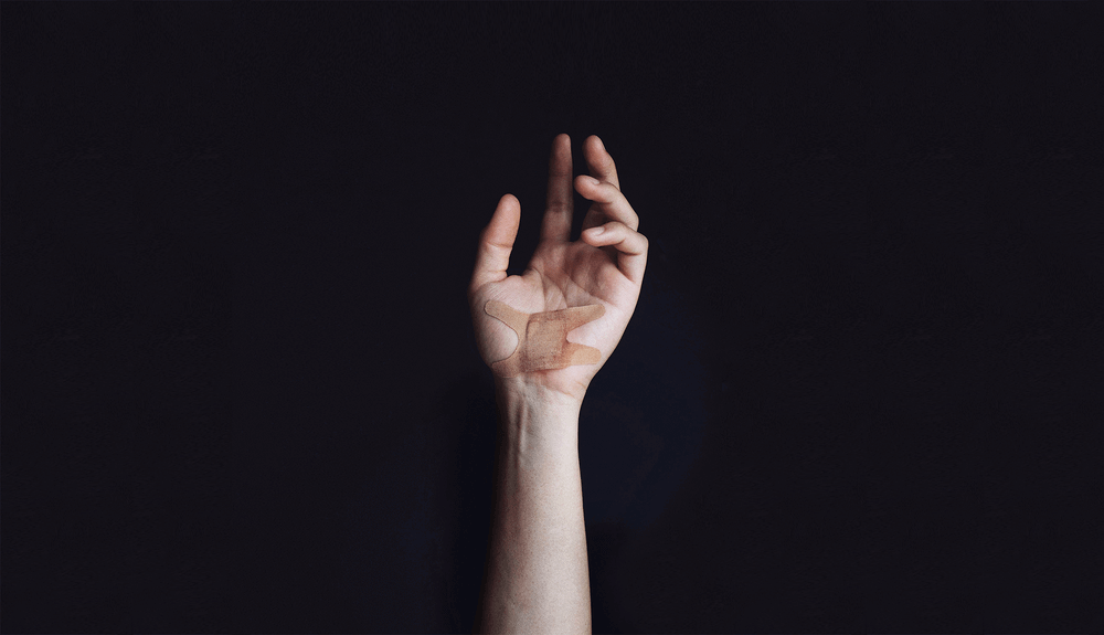 FOUR WAYS PHYSICAL THERAPISTS MANAGE PAIN
