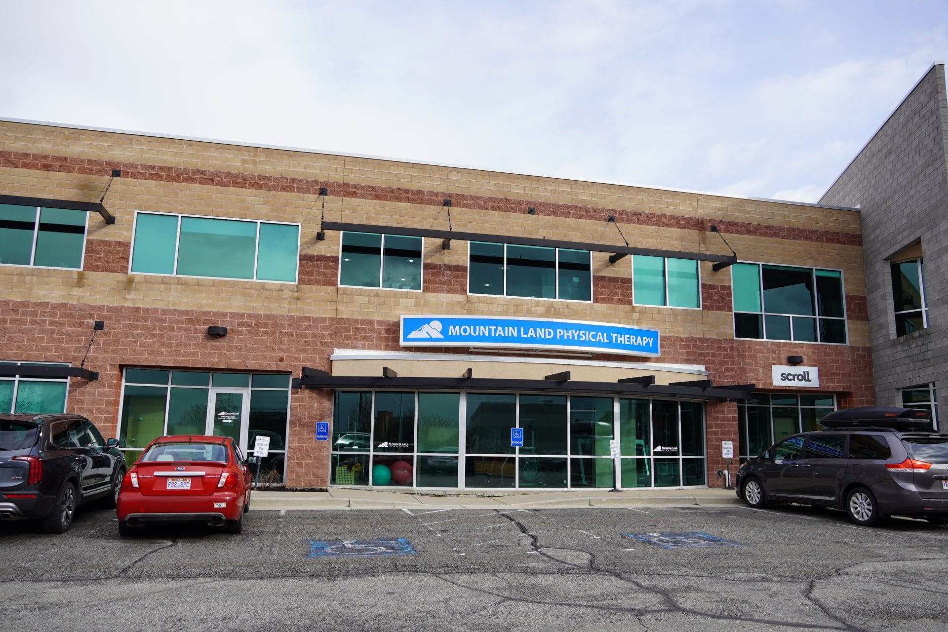 Outside view of Kaysville Mountain Land Physical Therapy Clinic