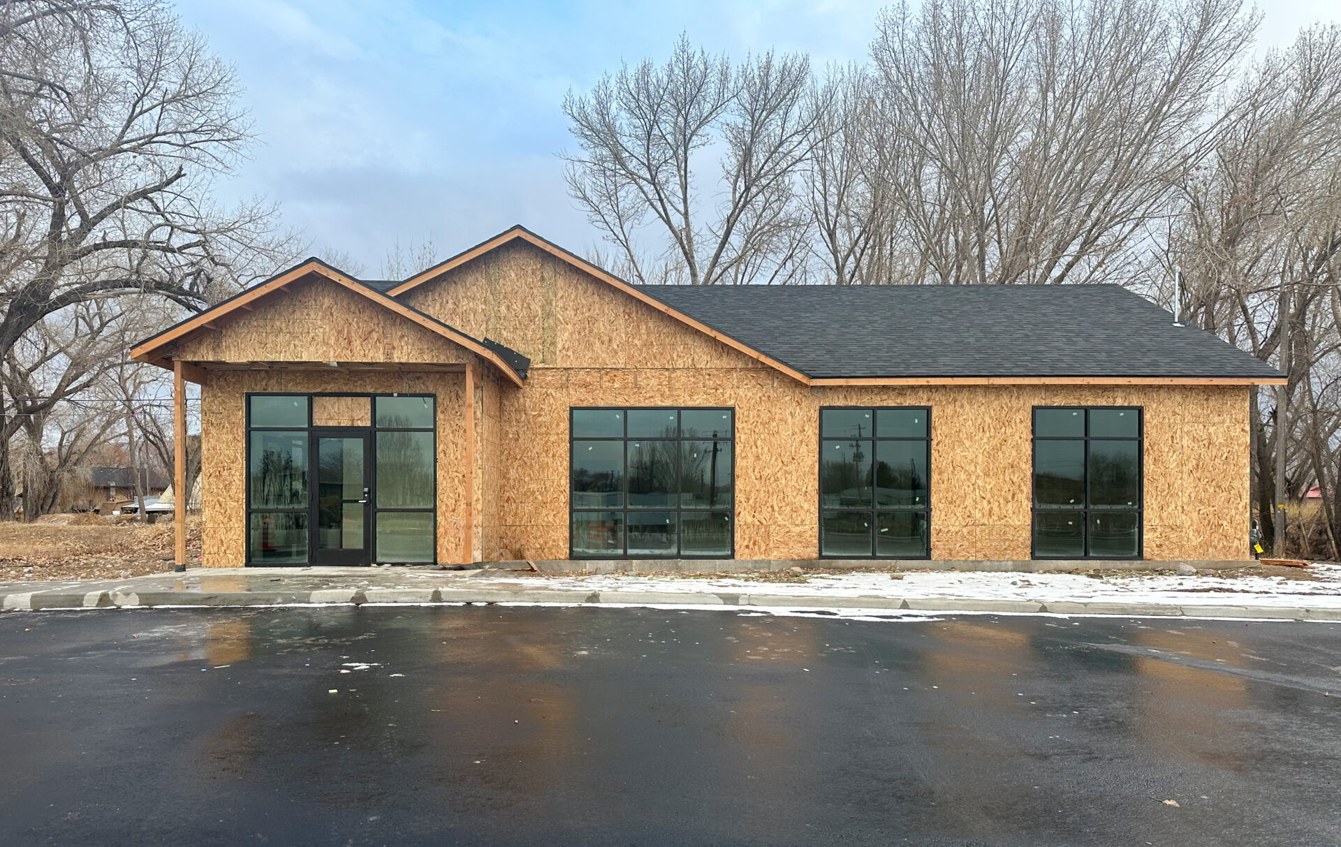 front view of Salina clinic that is currently in construction.
