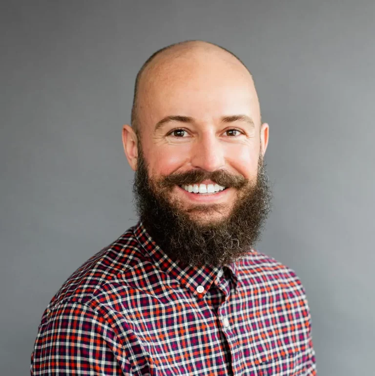 Headshot of Alex Nelson