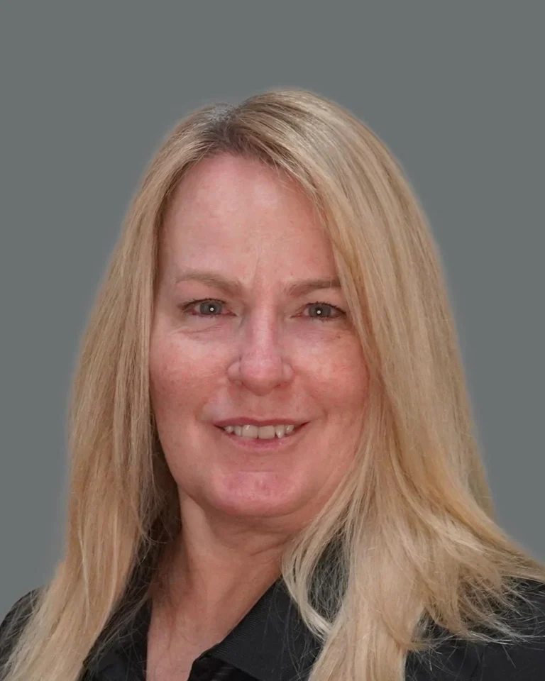 Headshot of Erin Damron