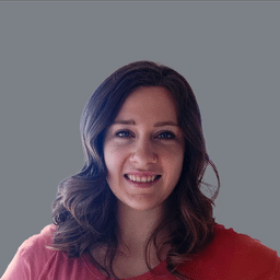 Headshot of Sarah Kneebone