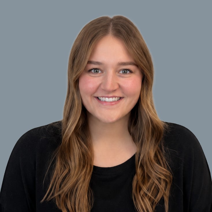 Carly Ault Headshot