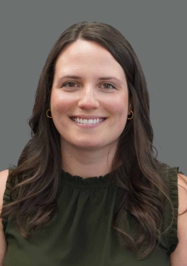 Headshot of Ariel Branden